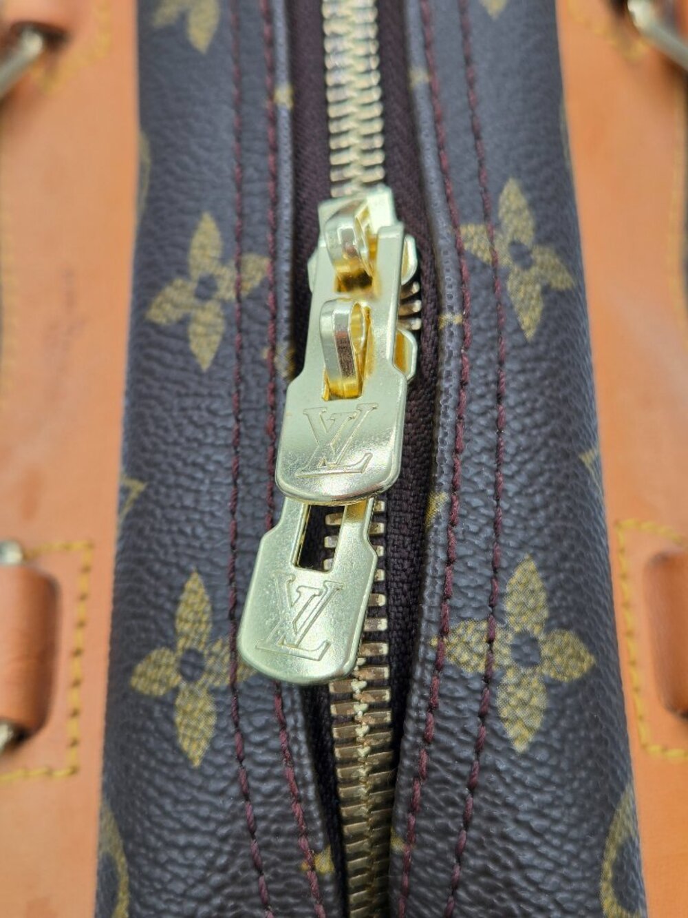 Louis Vuitton Monogram Deauville Bag – Pre-Owned 2001 - Picture 16 of 16